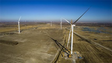 正在建設(shè)中的大慶喇嘛甸油田風(fēng)電項目現(xiàn)場。